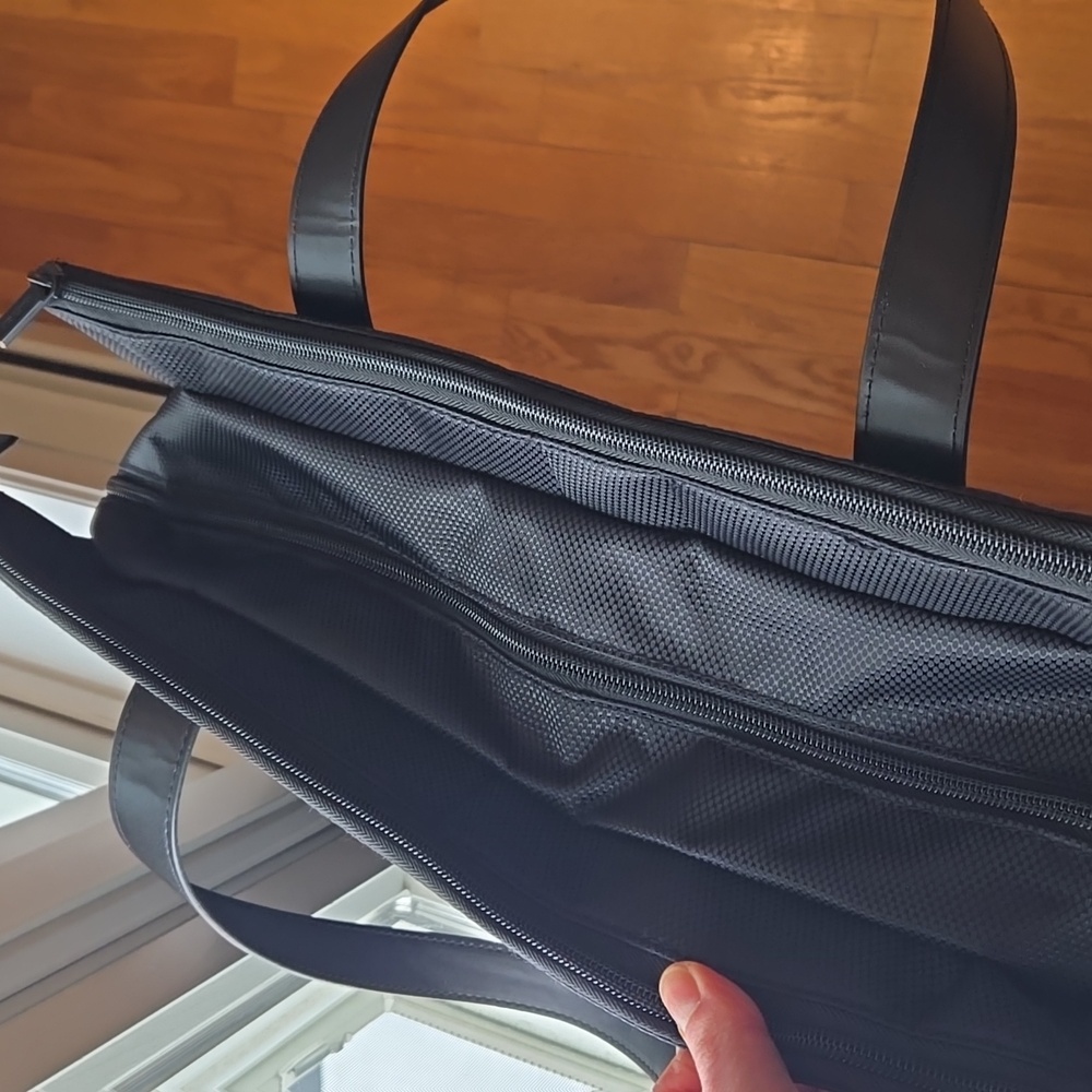 Kenneth Cole Reaction Black Weekender Travel Tote Bag Carry-On - Picture 11 of 16